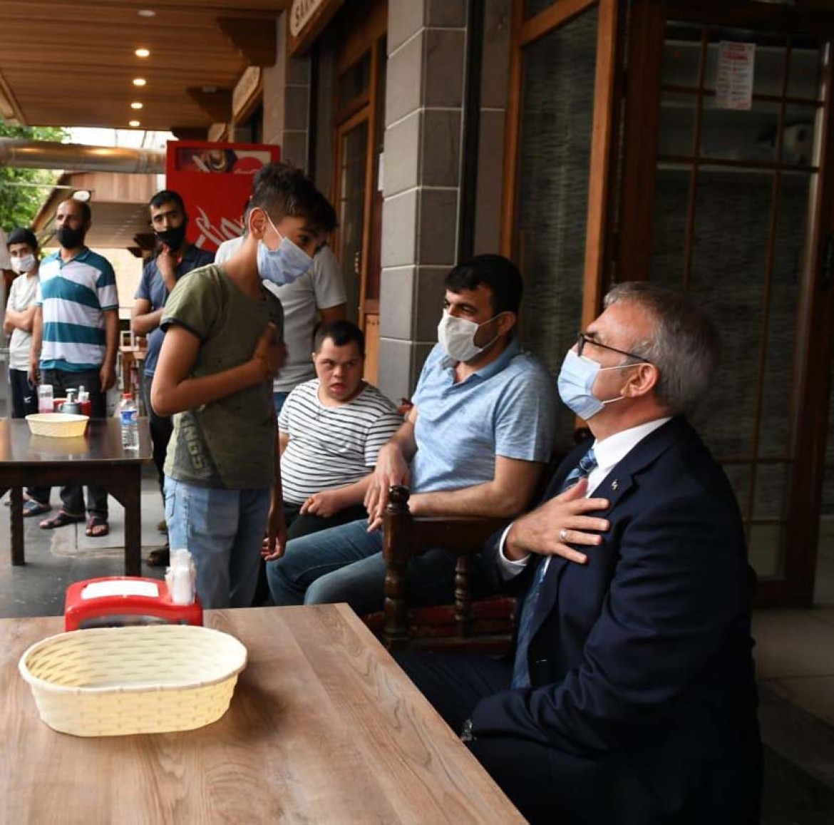 Vali Münir Karaloğlu, Diyarbakır’daki İlk Gününü Vatandaşlara Ayırdı